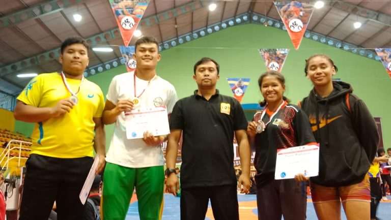 Read more about the article Mahasiswa Universitas Quality Berastagi Meraih Emas dan Perak di Kejuaraan Daerah Gulat Se-Sumatera Utara