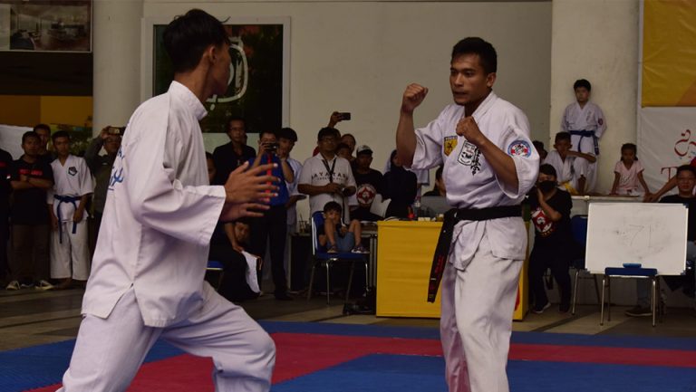 Read more about the article Eduwaret Mahasiswa Universitas Quality Berastagi Meraih Juara 2 pada Tournament Ifko Fighting Championshop di Surabaya