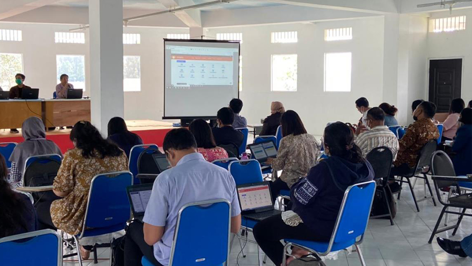 Read more about the article Sosialisasi Penerapan Sistem Layanan Online Di Lingkungan Universitas Quality Berastagi