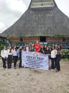 Read more about the article FIELD TRIP Mahasiswa Program Studi Pendidikan Bahasa Inggris, Desa Budaya Lingga Universitas Quality Berastagi (12 Juni 2024)