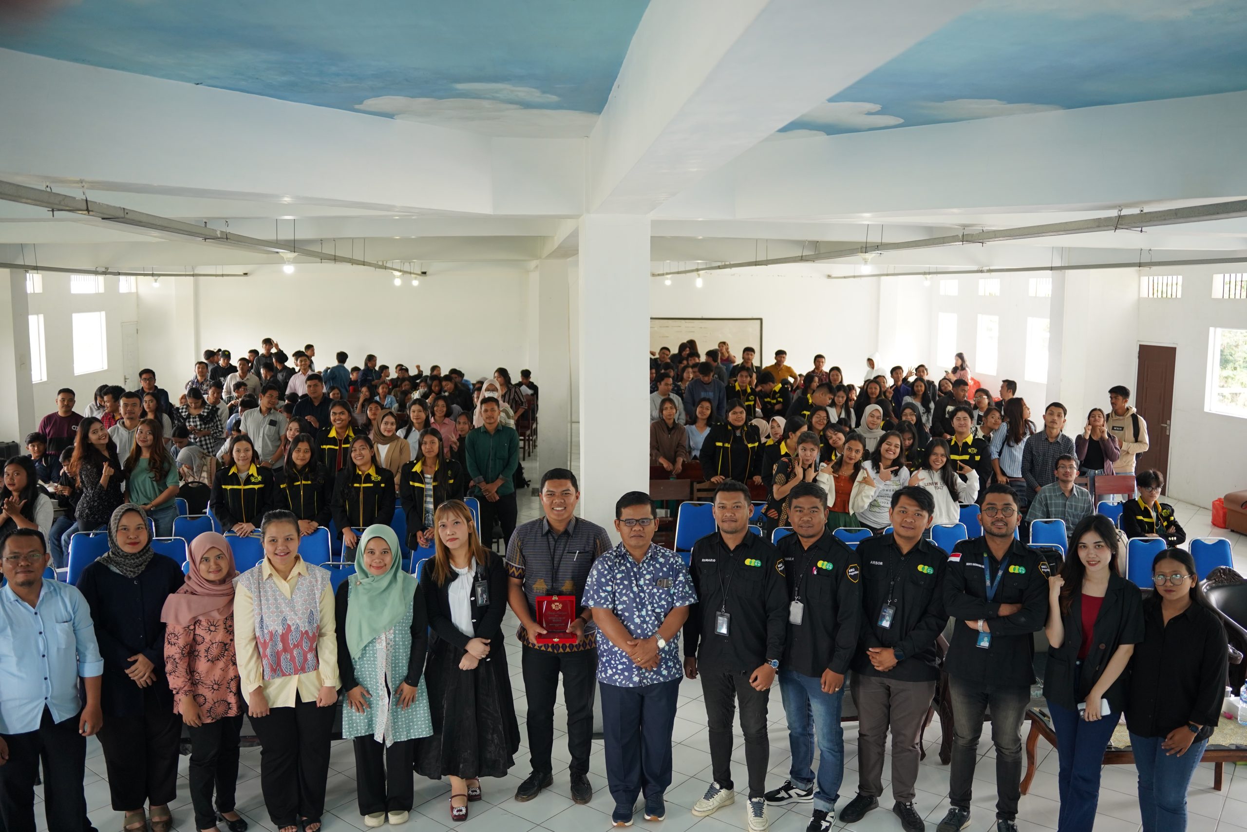 Read more about the article UQB dan Pegadaian Ajak Mahasiswa Cerdas Kelola Keuangan, Emas Jadi Investasi Andalan
